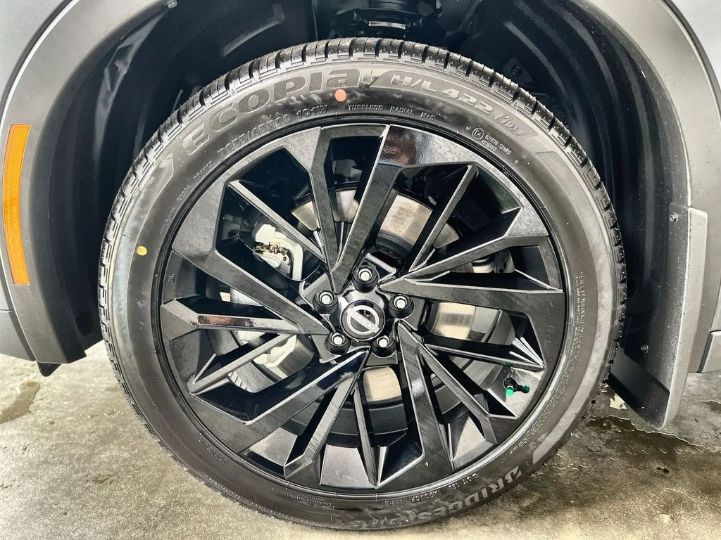 New 2026 Gray Nissan Platinum image 19