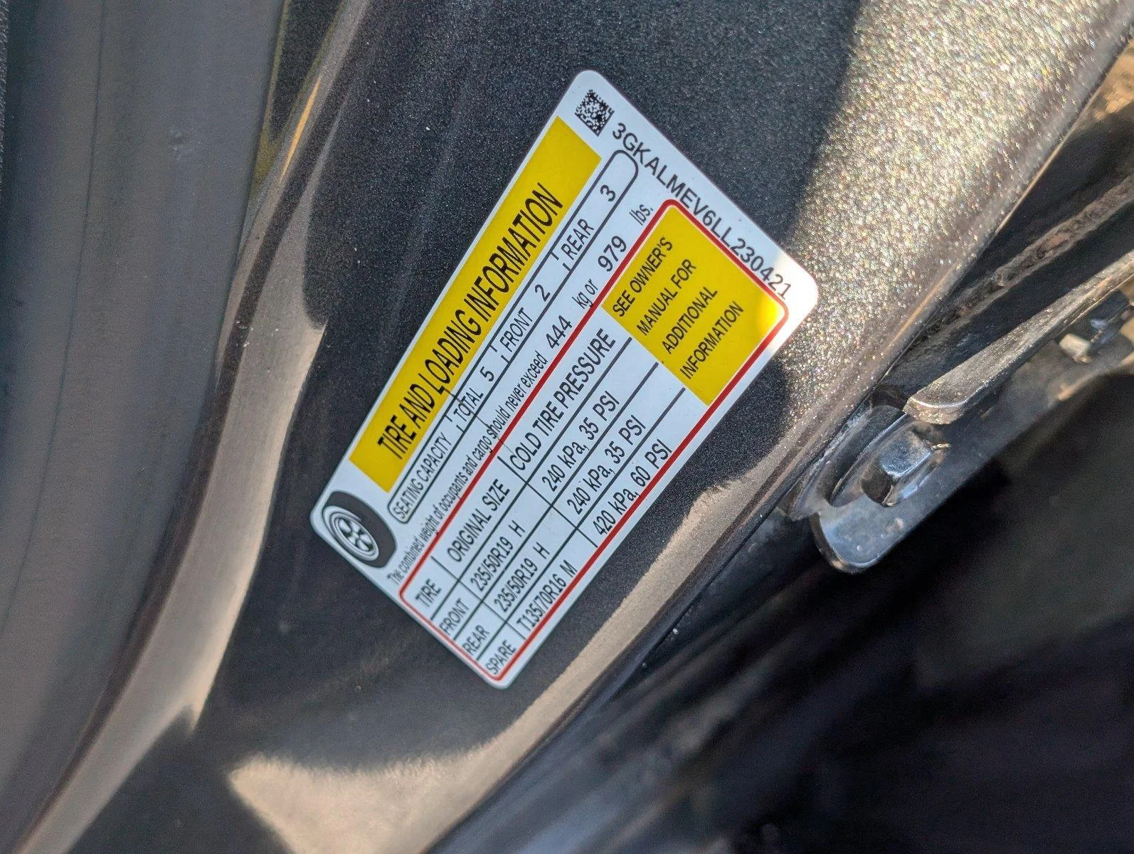 Used 2020 GRAPHITE GRAY METALLIC GMC SLE image 15