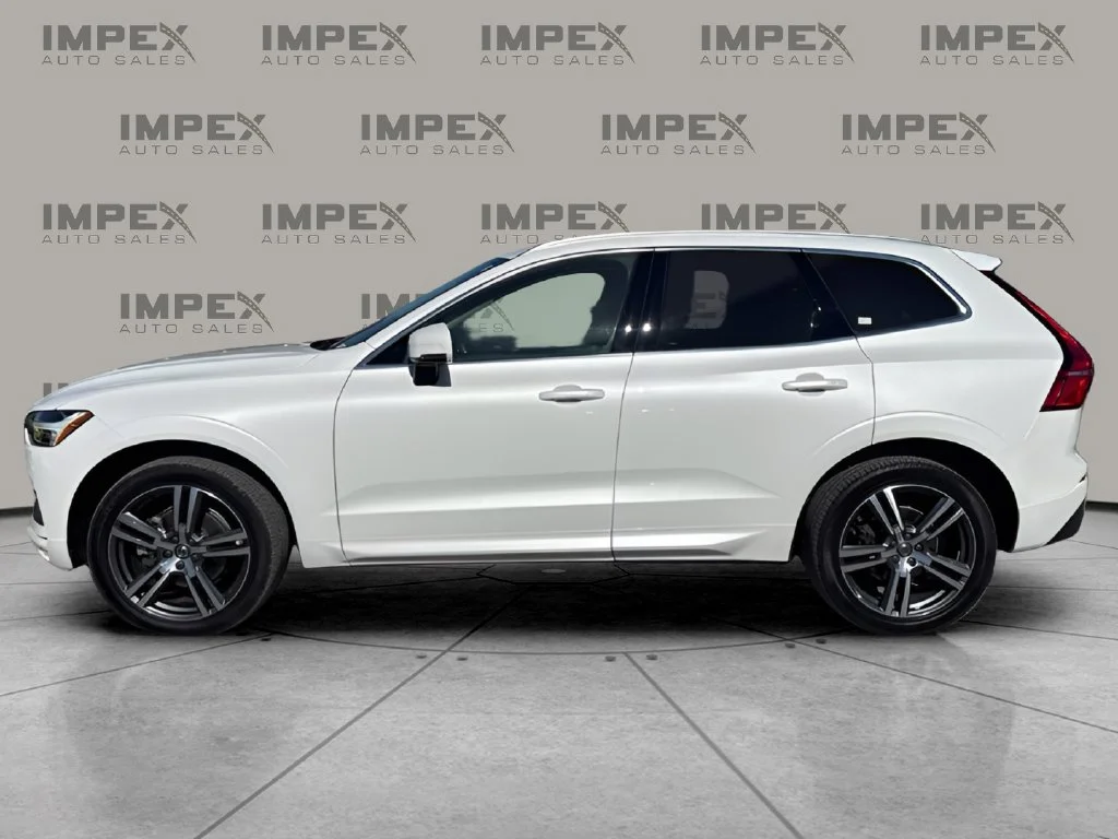 Used 2021 White Volvo T5 Momentum image 2