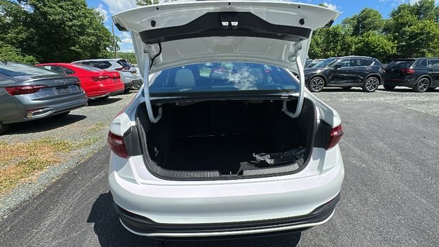Used 2024 White Volkswagen 1.5T Sport image 24