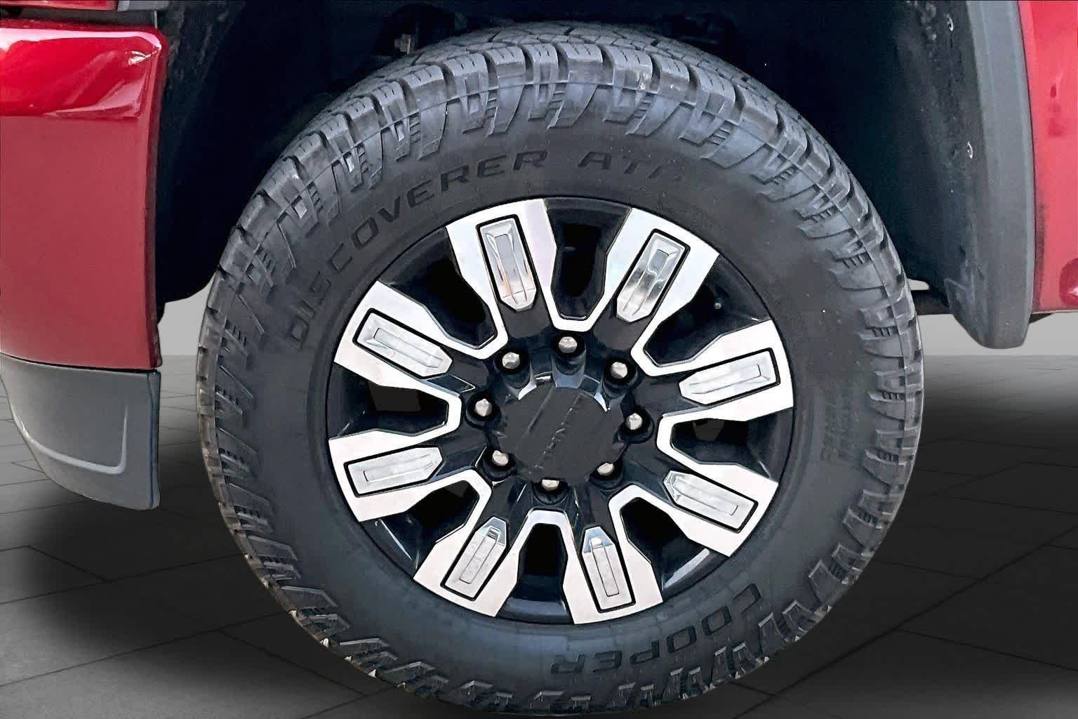 Used 2019 Red Quartz Tintcoat GMC Denali image 11