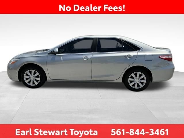 Used 2017 Silver Toyota LE image 7