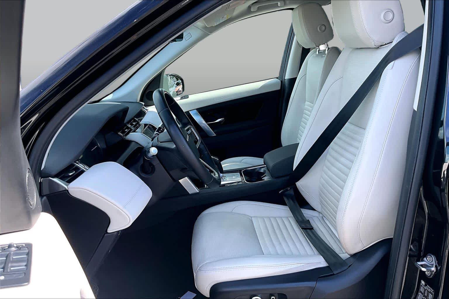 Used 2022  Land Rover S image 8