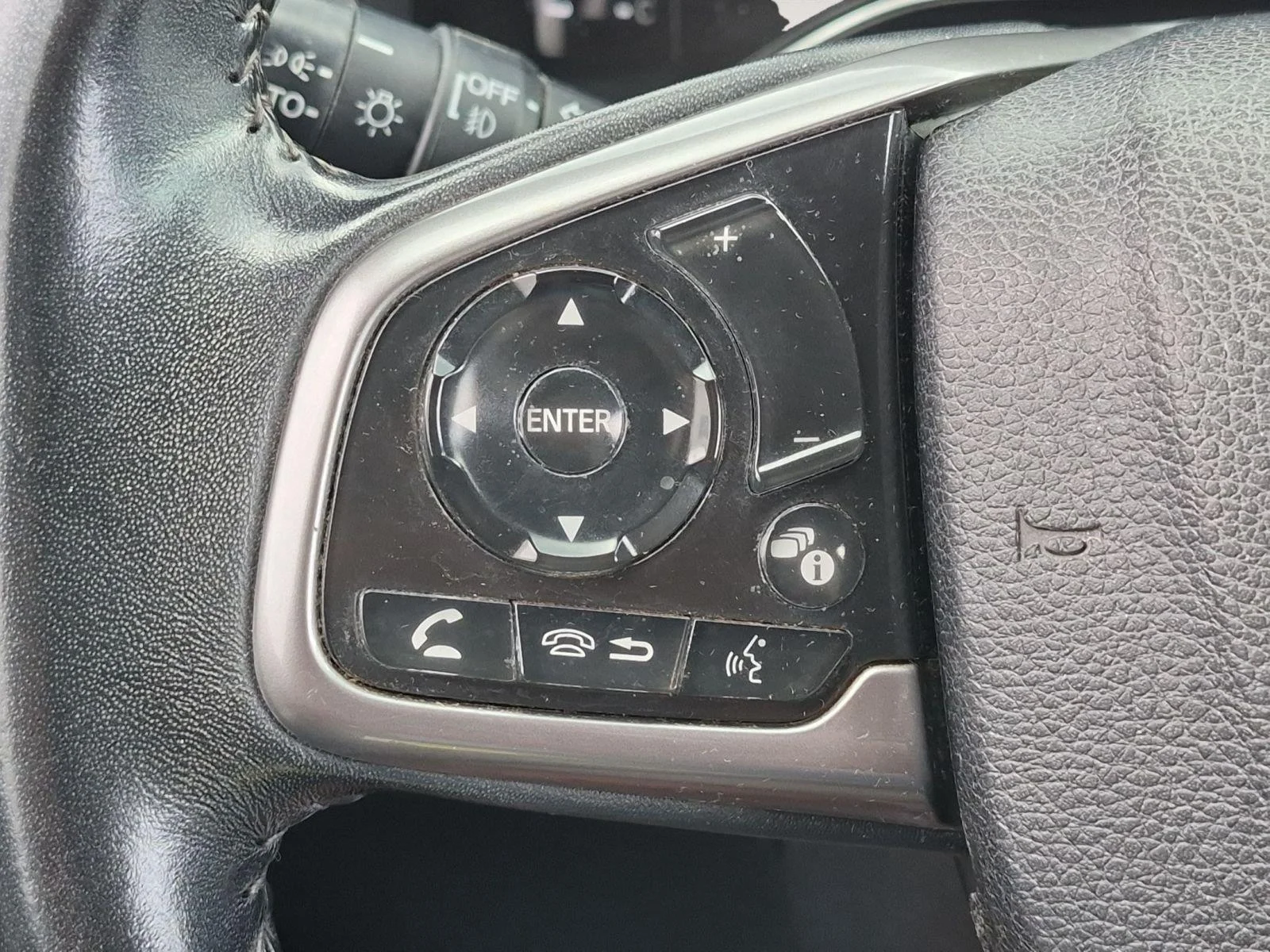 Used 2019 Lunar Silver Metallic Honda EX-L image 40