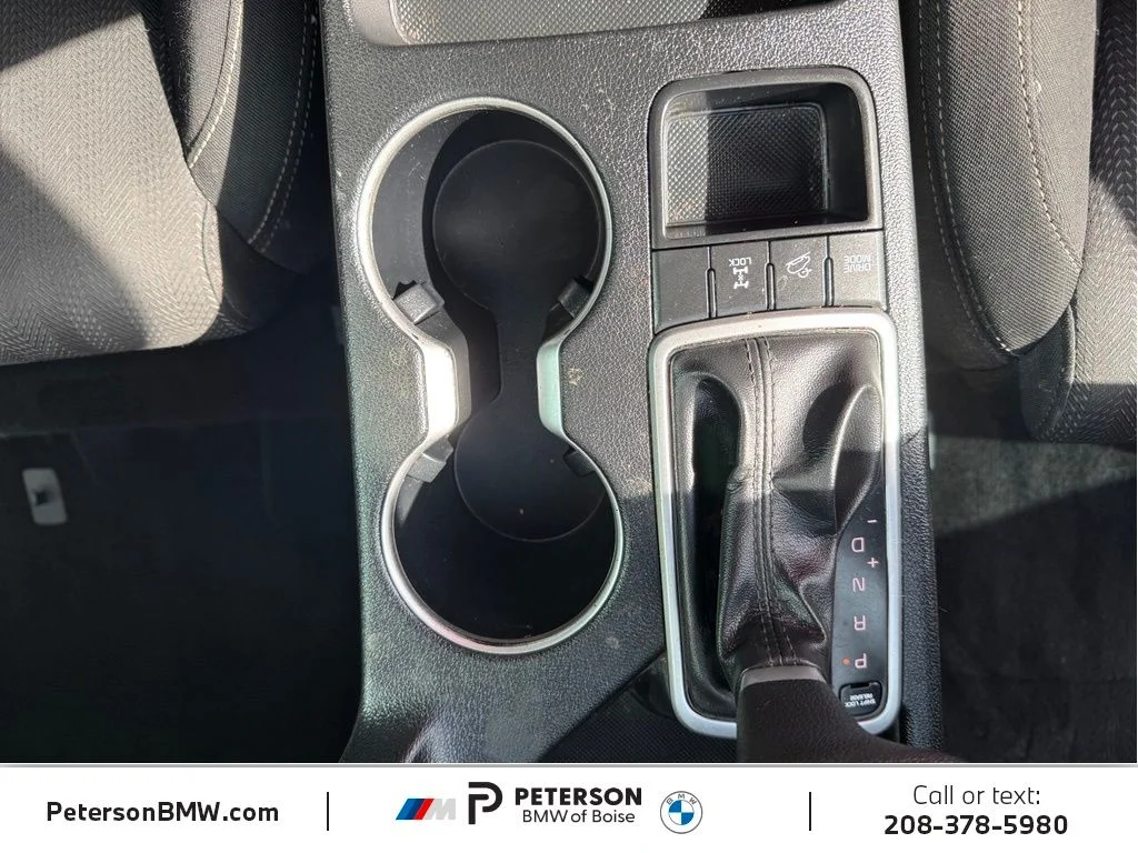 Used 2017 Silver Kia LX image 21