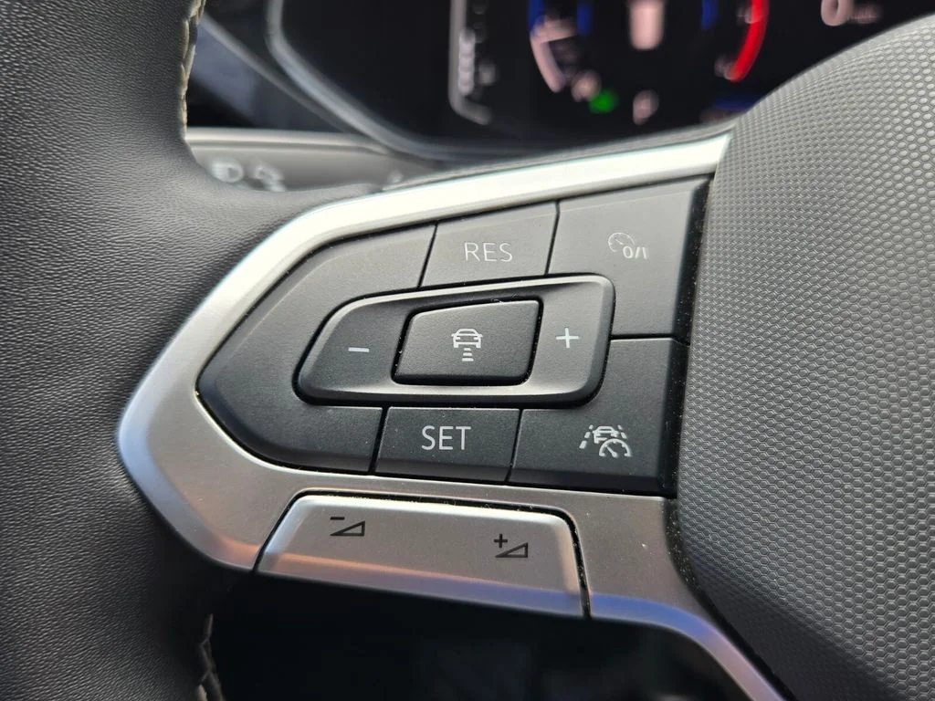 Used 2024  Volkswagen 1.5T SEL image 25