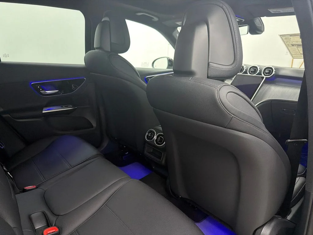 New 2027 Black Mercedes-Benz GLC 300 image 24
