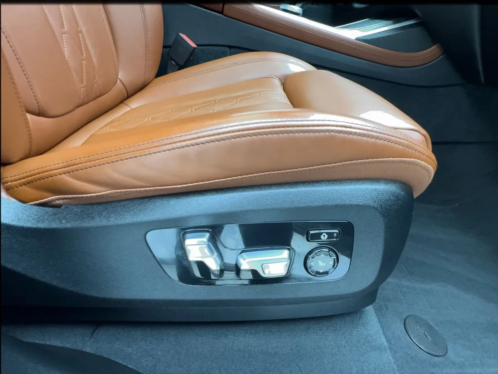 Used 2022 Green BMW xDrive40i image 38