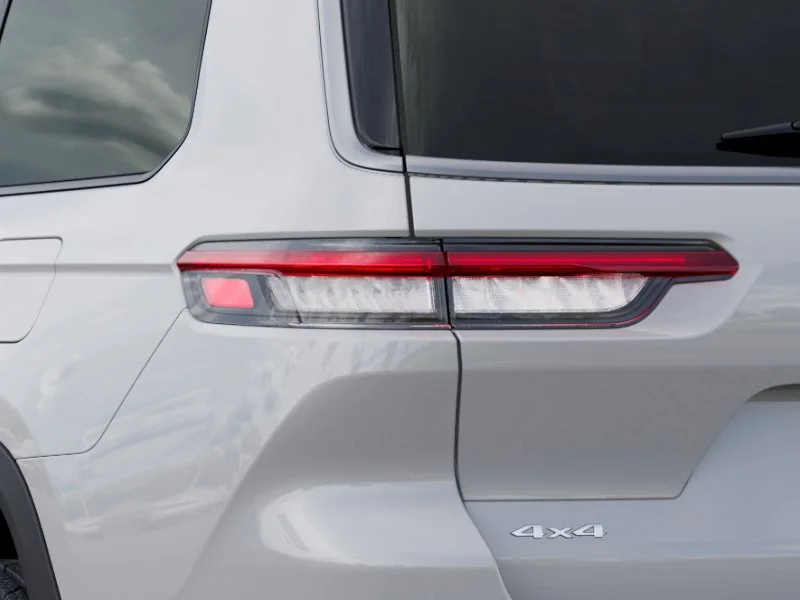 New 2026 Bright White Clear-Coat Exterior Paint Jeep Limited image 61