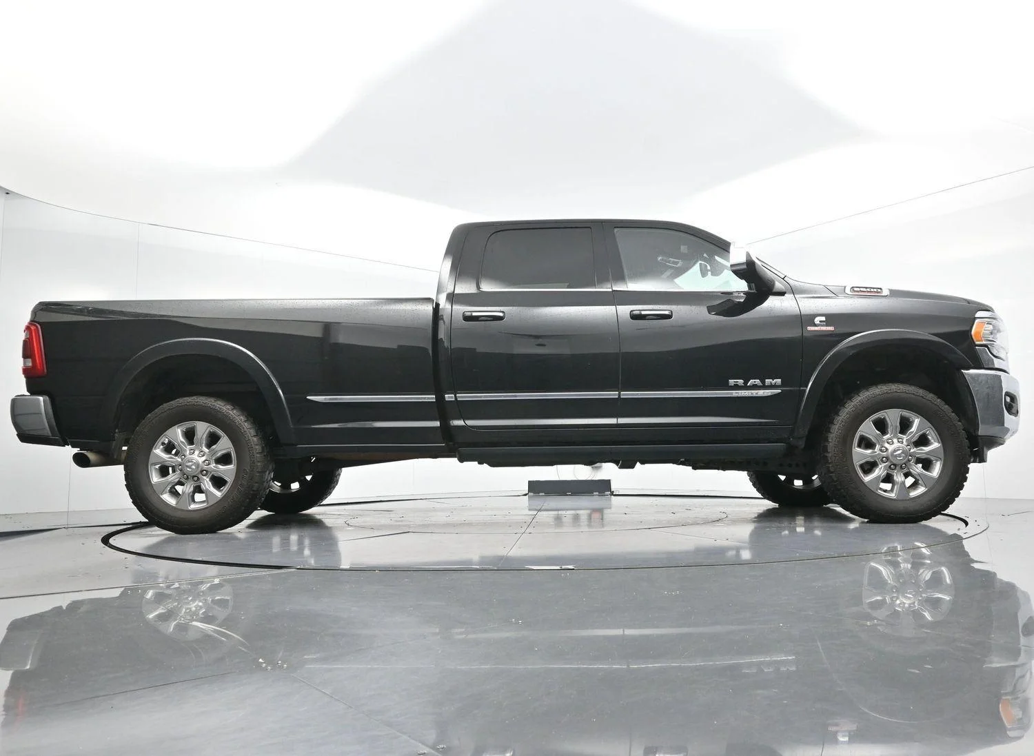 Used 2022 Diamond Black Crystal Pearlcoat Ram Limited image 49