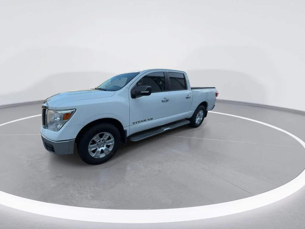 Used 2018 White Nissan SV image 4
