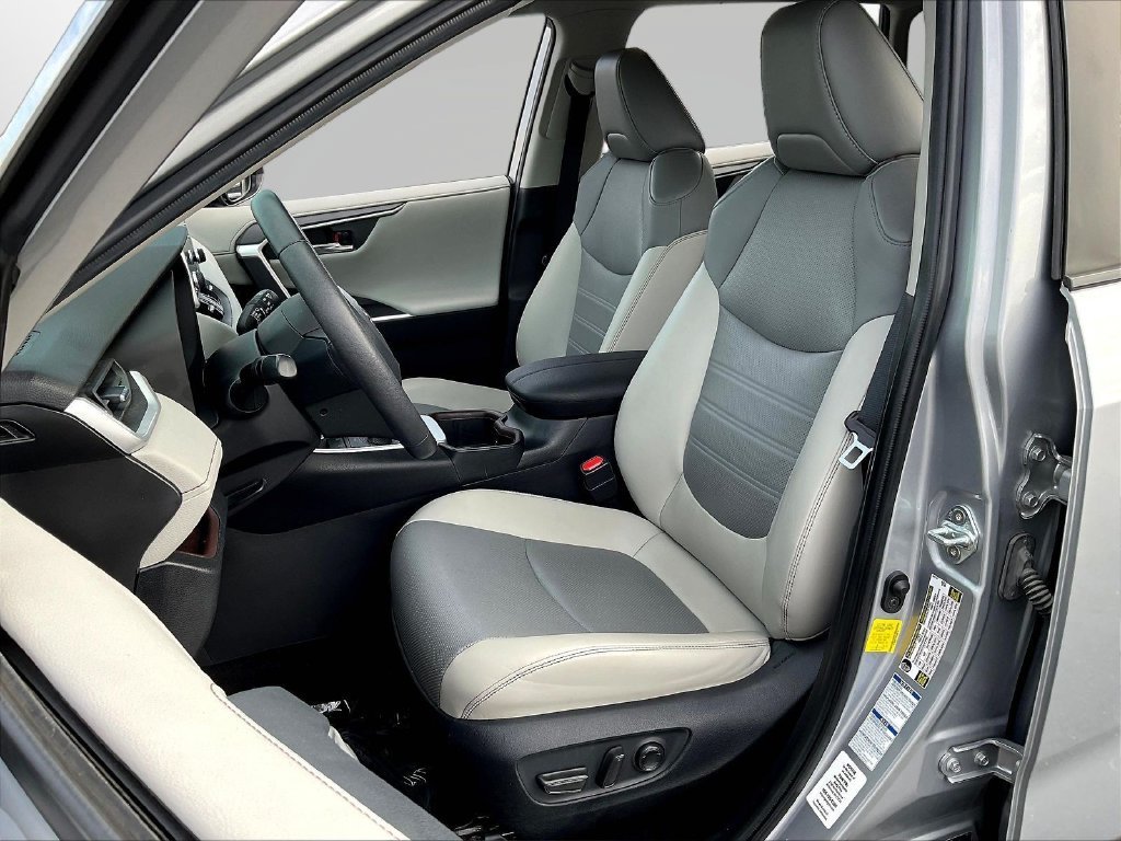 Used 2022 Silver Toyota Limited image 25