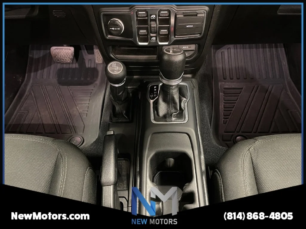 Used 2023 Black Clearcoat Jeep Sport S image 11