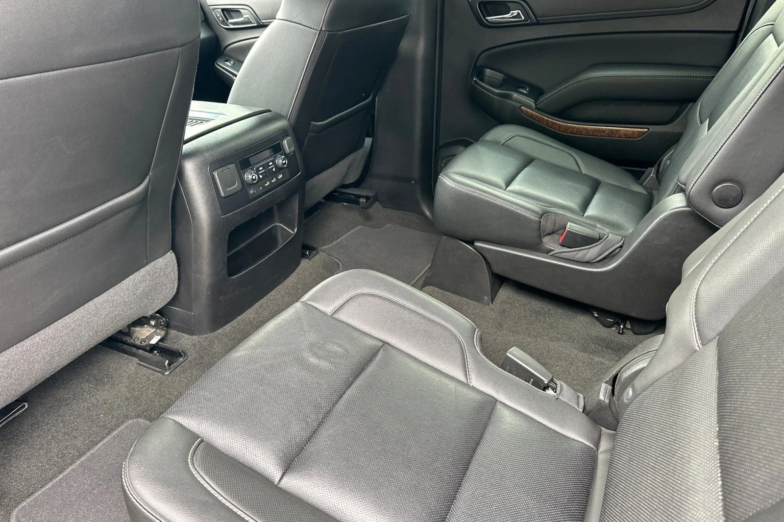 Used 2018 Black Chevrolet Premier image 12