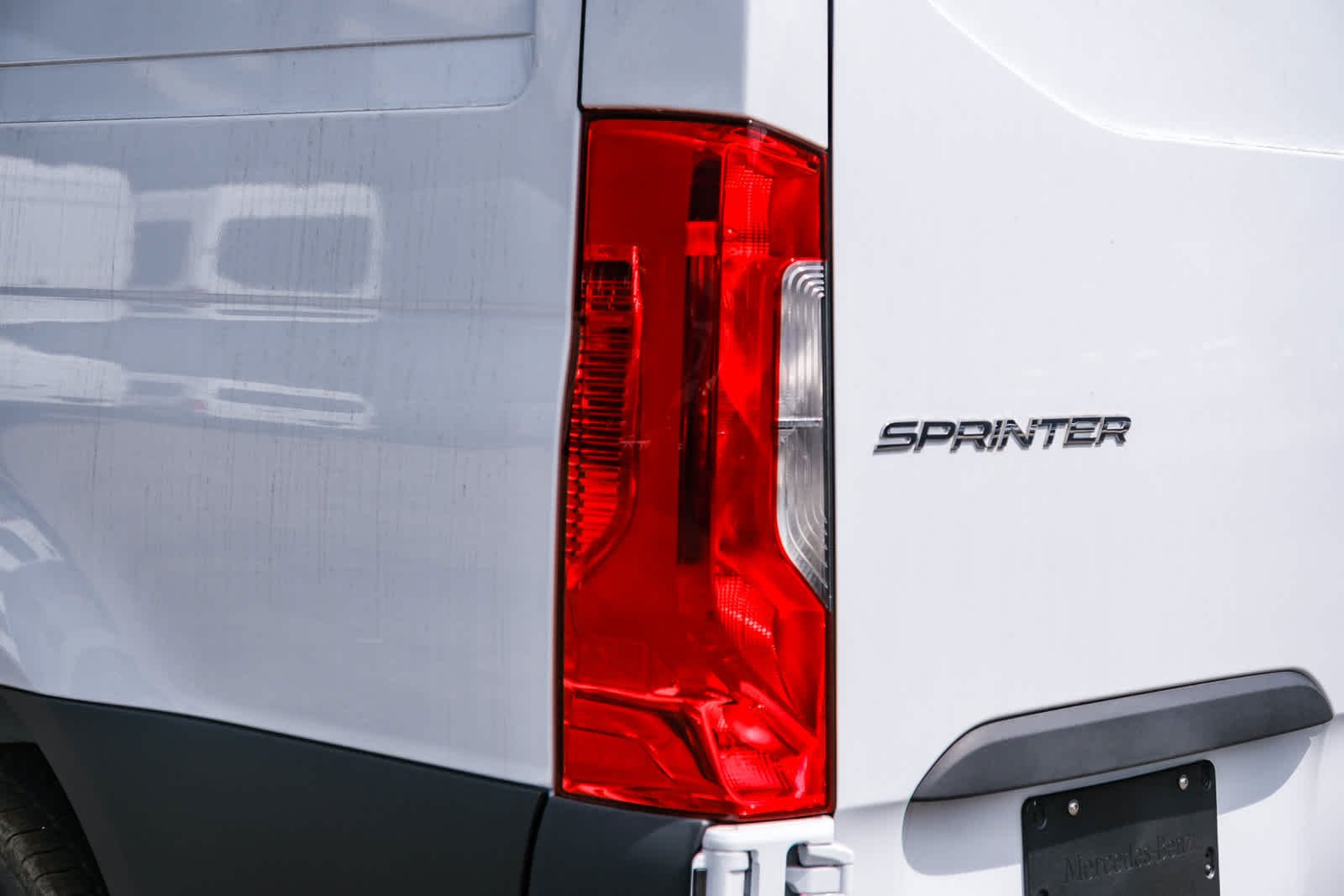 New 2025 Arctic+White Mercedes-Benz Cargo 144WB High Roof RWD 2.0L I4 Diesel Turbo SO image 24