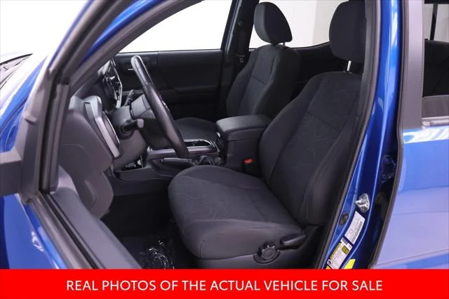 Certified Used 2018 BLAZING BLUE PEARL Toyota  image 4