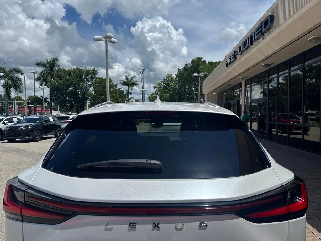 Certified Used 2025 White Lexus 350h Base image 4