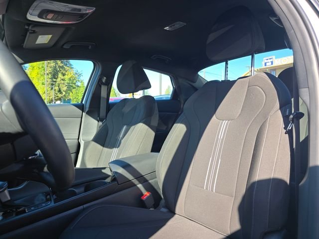 2025 Hyundai Elantra Blue - Photo 21
