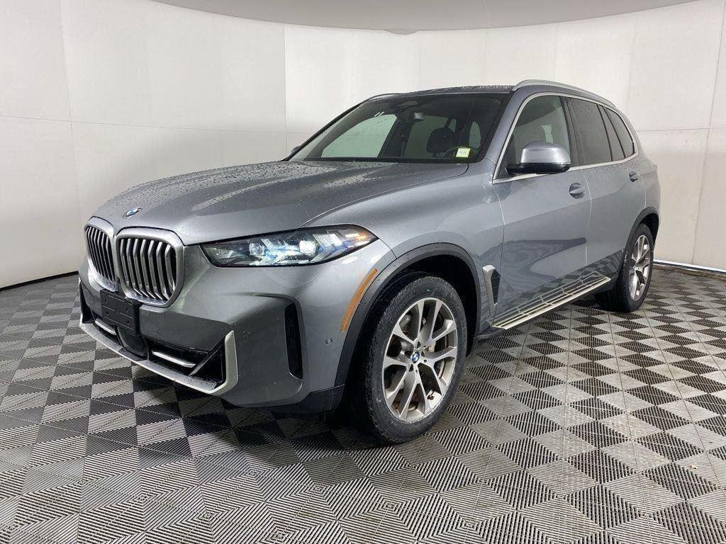 Used 2024 Gray Metallic BMW xDrive40i image 4