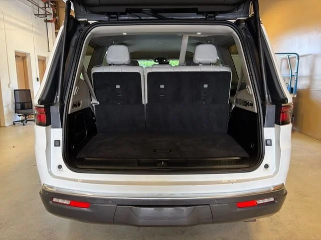 Used 2022 Bright White Clearcoat Jeep Series II image 25