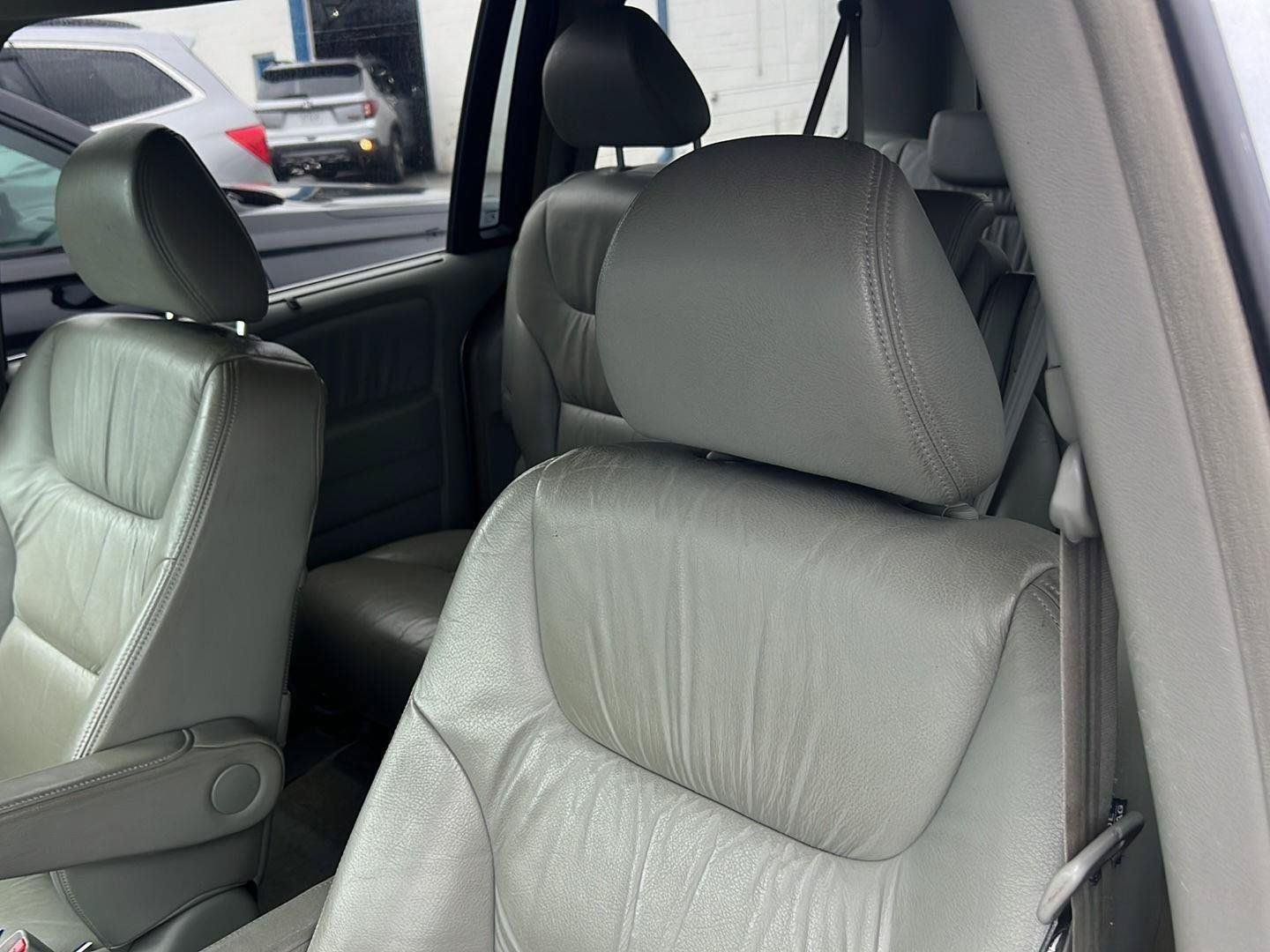 Used 2005  Honda EX-L image 10