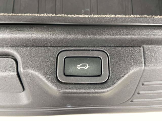 Used 2019 Fuji White Land Rover 5.0L V8 Supercharged image 9
