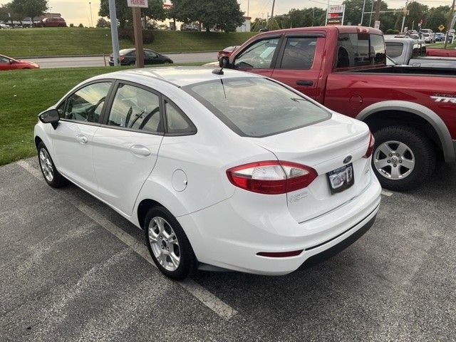 Used 2016 White Ford SE image 5