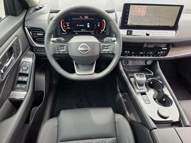 New 2026 Boulder Gray Pearl / Super Black Two-tone Nissan Platinum image 14
