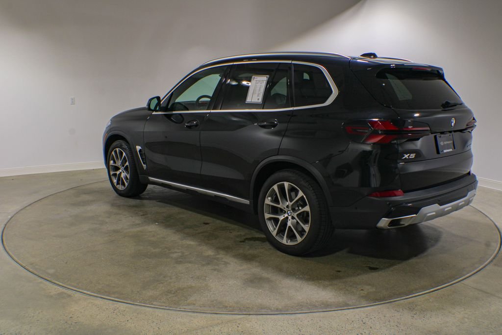 Used 2024 Black Sapphire Metallic BMW xDrive40i image 4