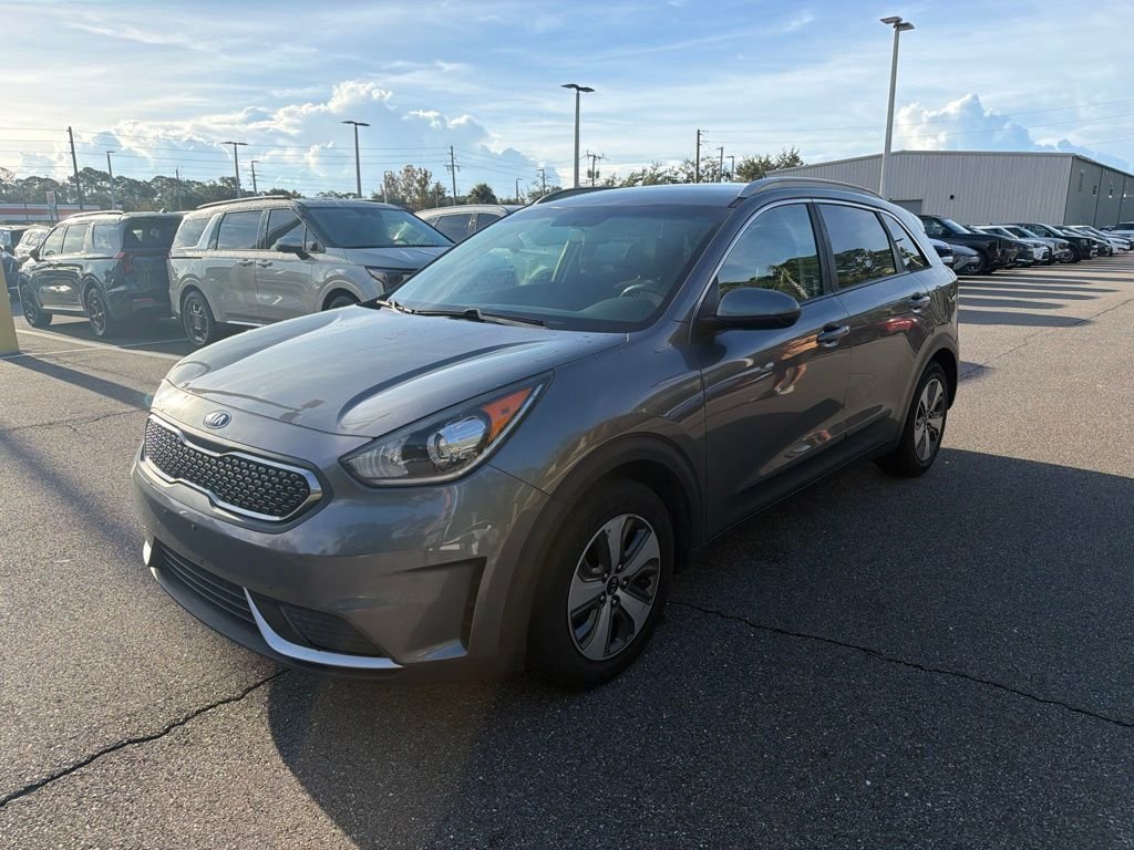 Used 2018 Metal Stream Kia LX image 8