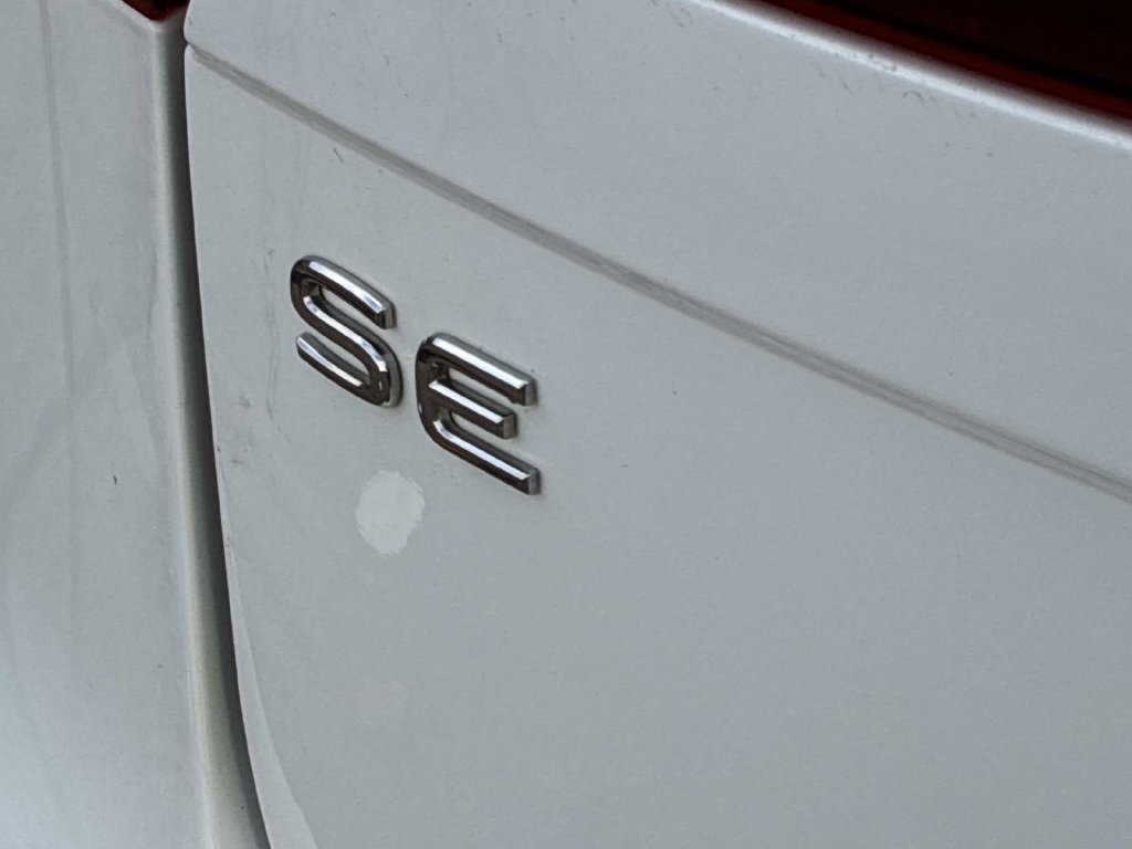 Used 2024 White Volkswagen 2.0T SE image 12