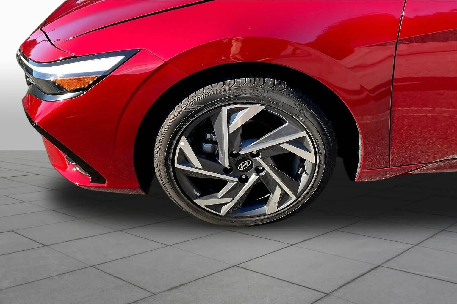 Used 2025 Ultimate Red Hyundai SEL Convenience image 11