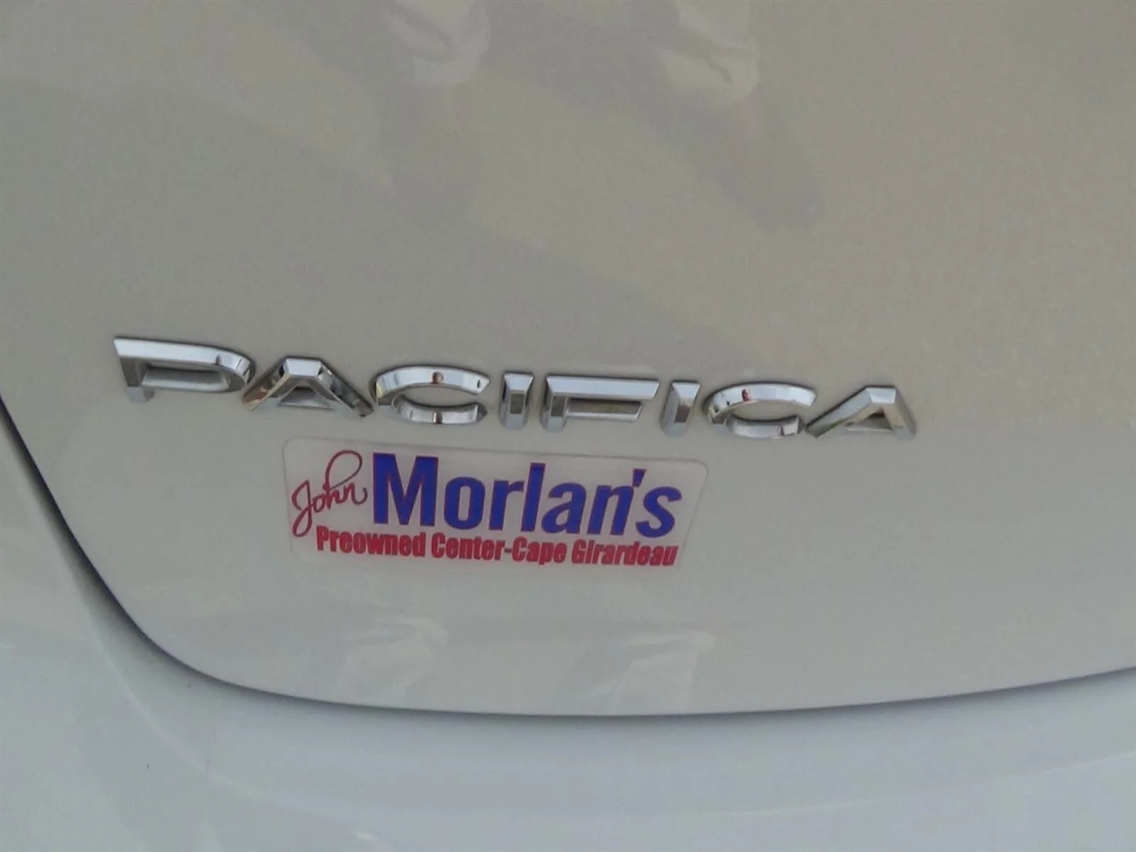 Used 2025 Bright White Clear Coat (pw7) Chrysler Select image 10