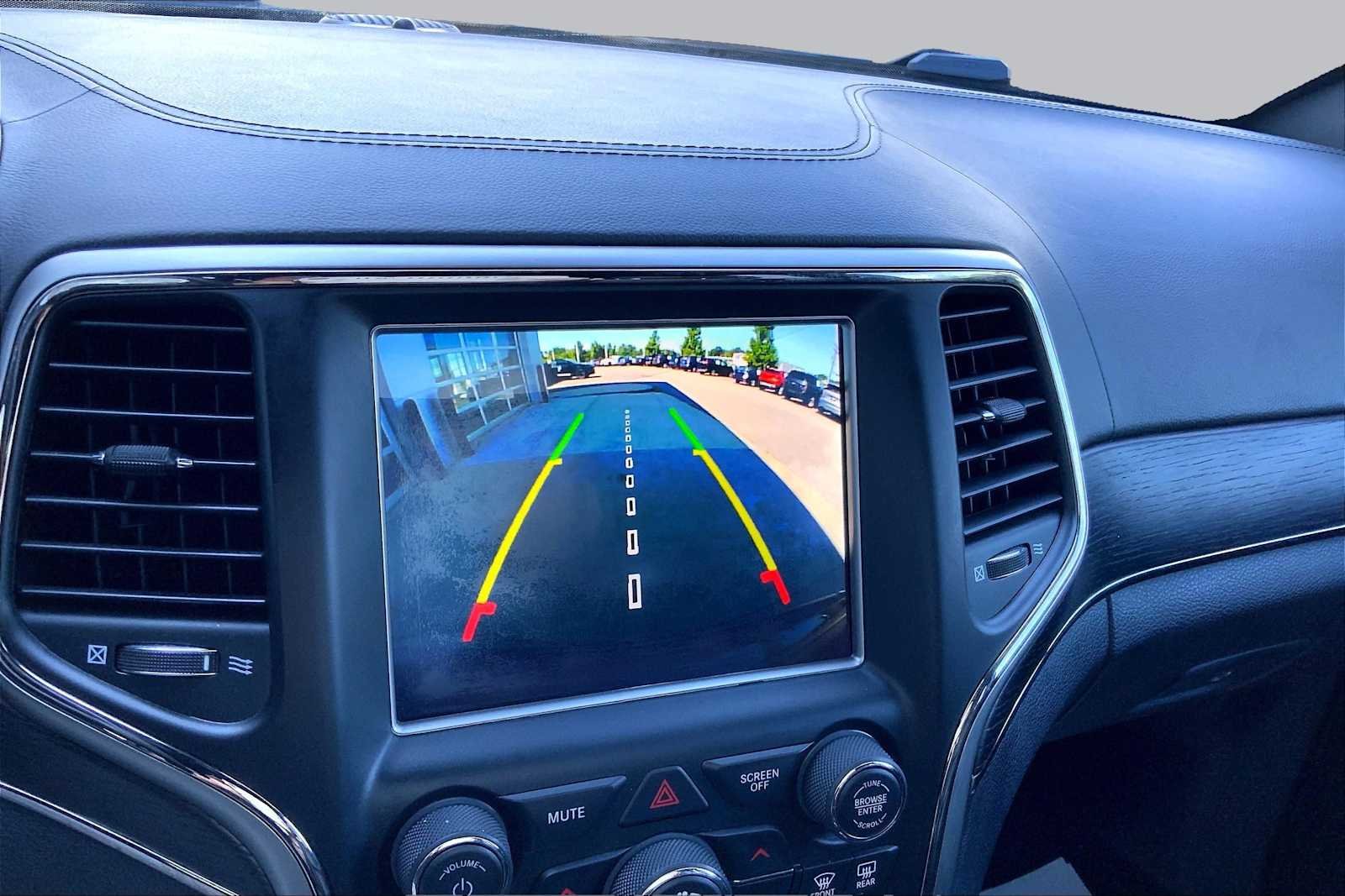 Used 2018 Diamond Black Crystal Pearlcoat Jeep High Altitude image 28