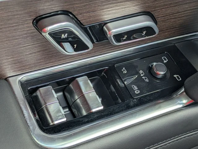 2025 Land Rover Range Rover SE - Photo 31