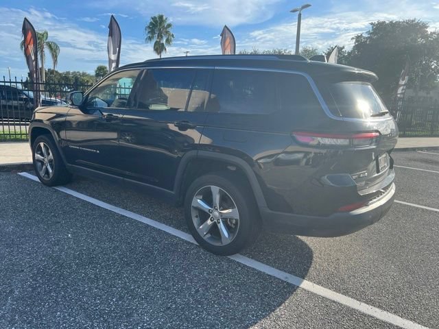 Used 2022 Diamond Black Crystal Pearlcoat Jeep Limited image 5
