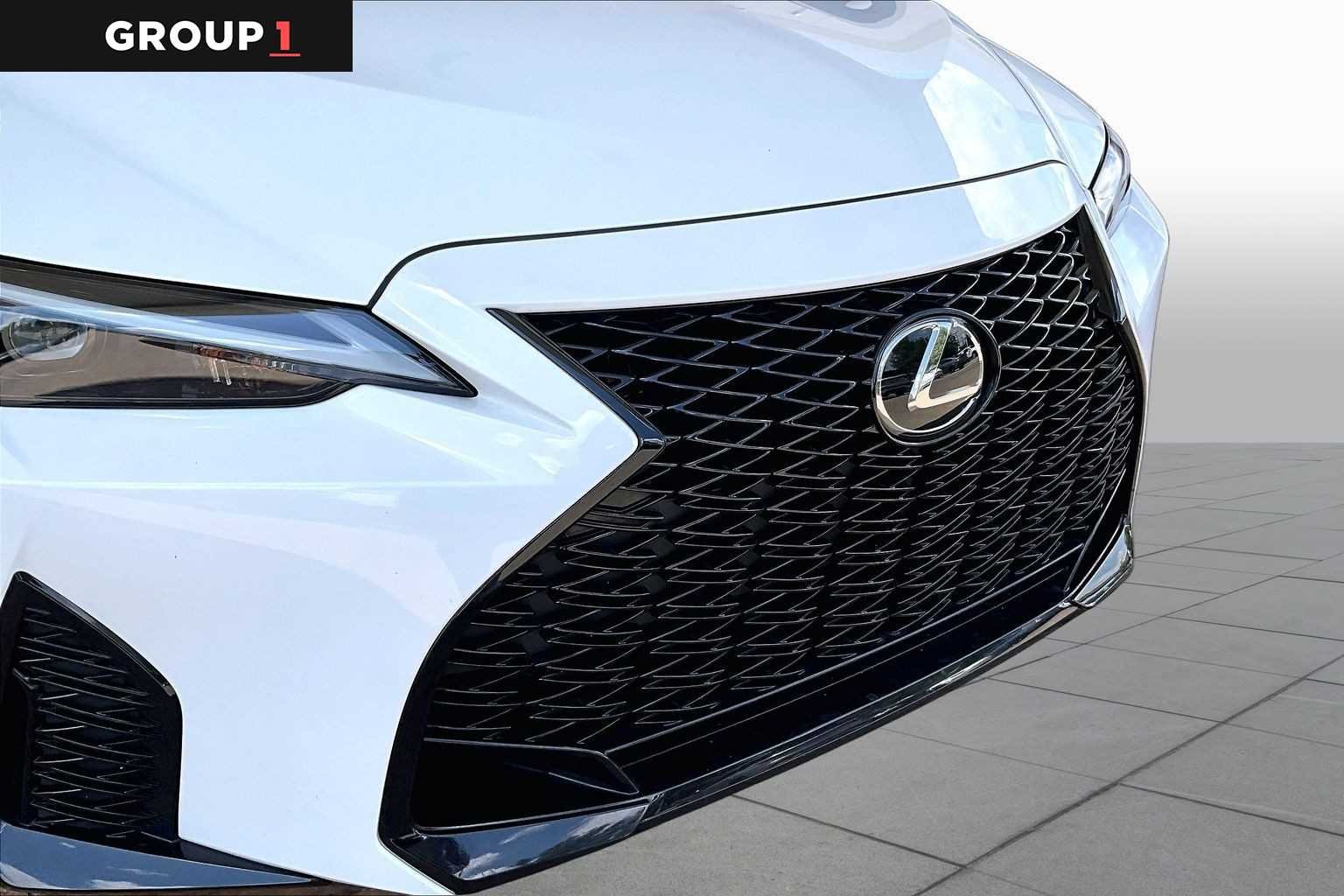 Certified Used 2025 ULTRA WHITE Lexus F SPORT Design image 28