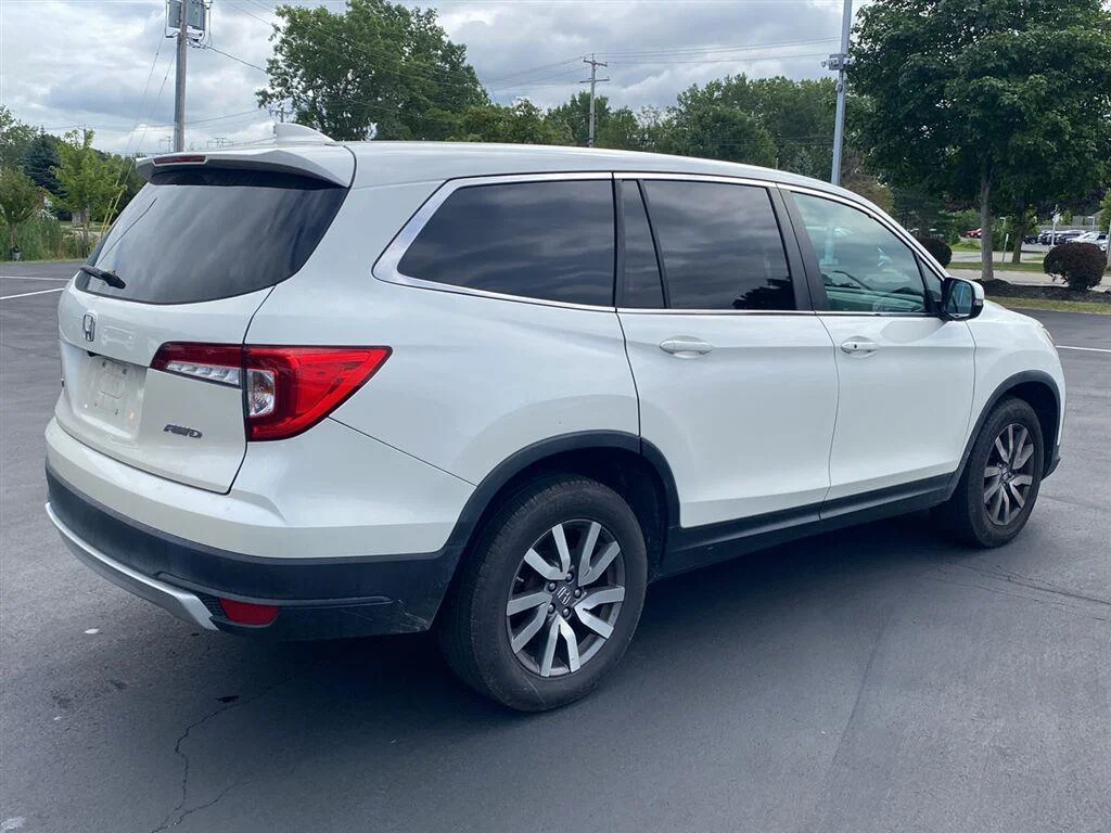 Used 2019 White Diamond Pearl Honda EX-L image 10