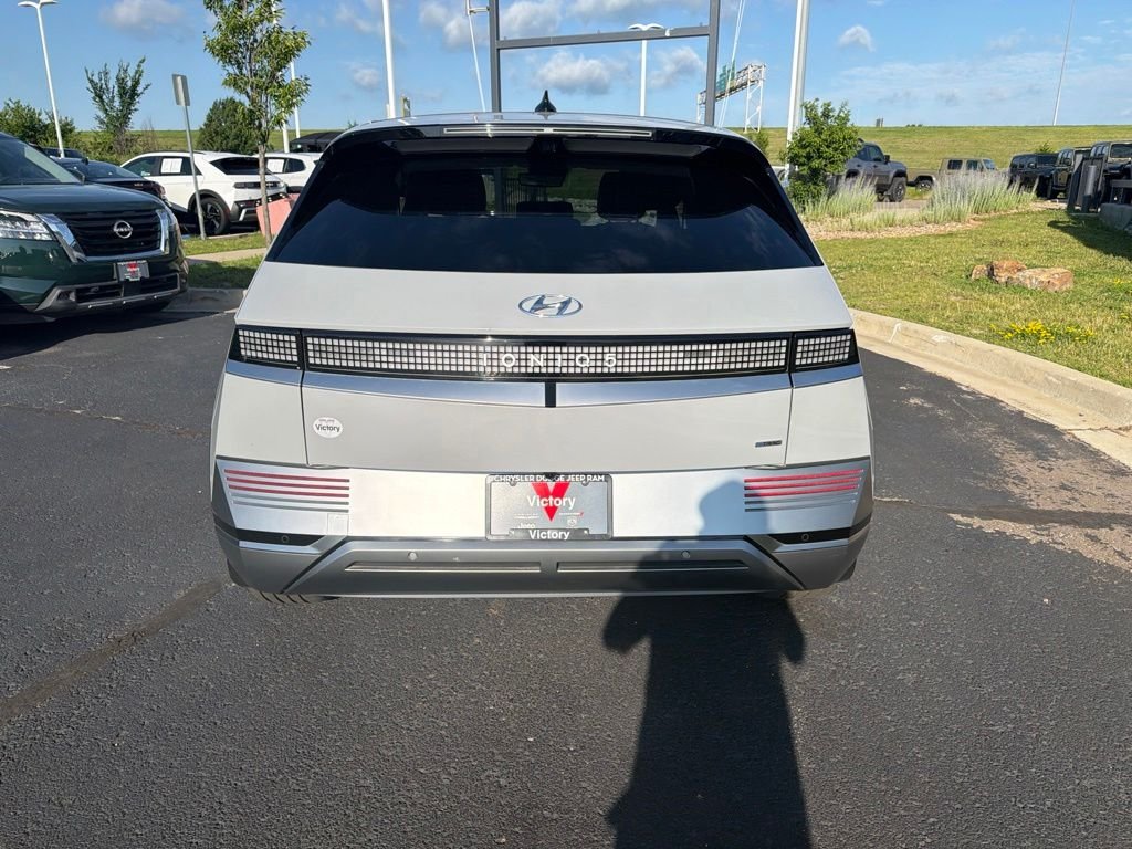 Used 2024 Gray Hyundai Limited image 6
