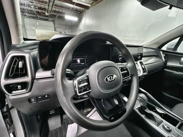 2021 Kia Sorento LX - Photo 10