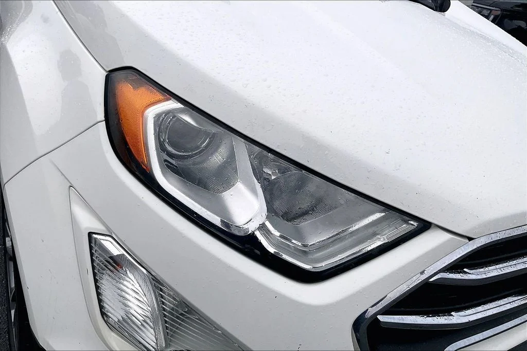 Used 2018 Diamond White Ford Titanium image 28