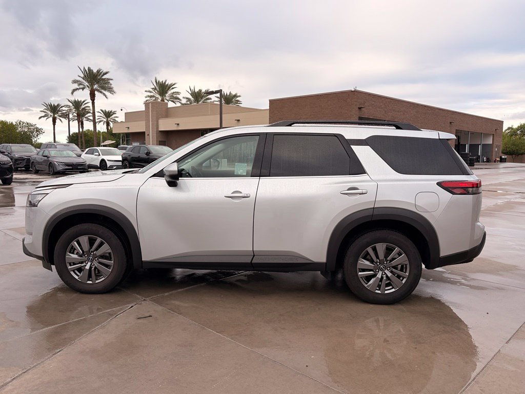 2025 Nissan Pathfinder SV - Photo 10
