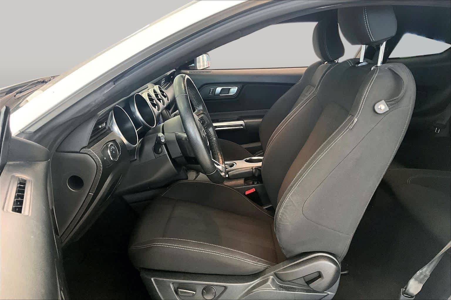 Used 2022 Oxford White Ford EcoBoost image 7