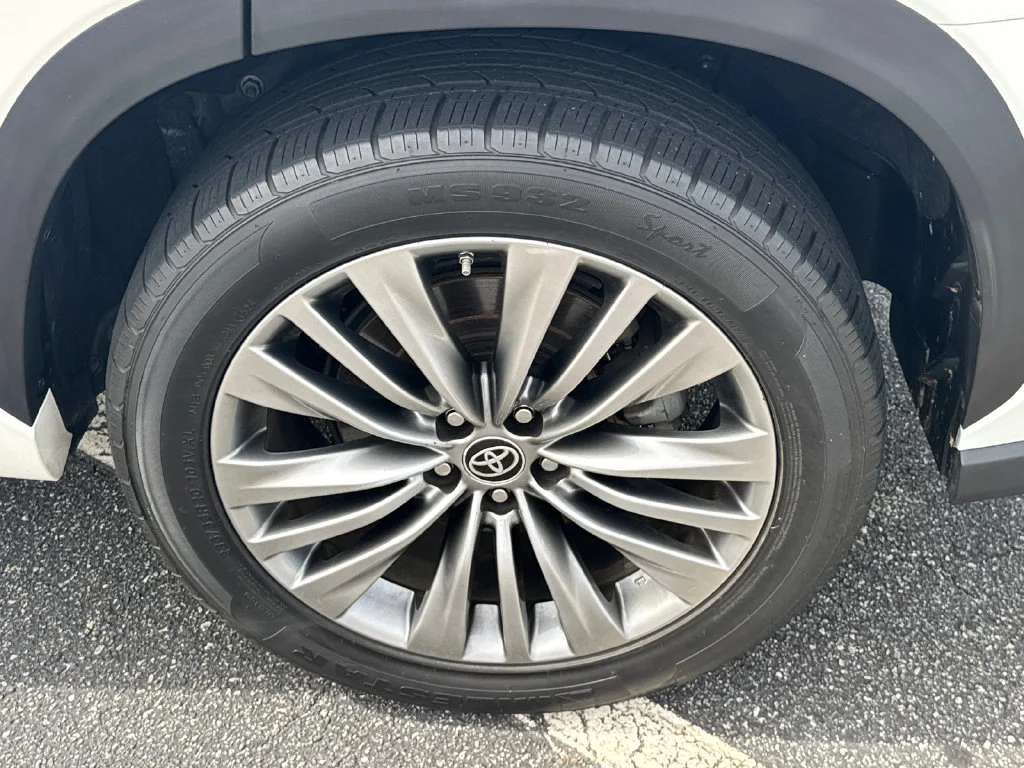 Used 2020 White Toyota Platinum image 20