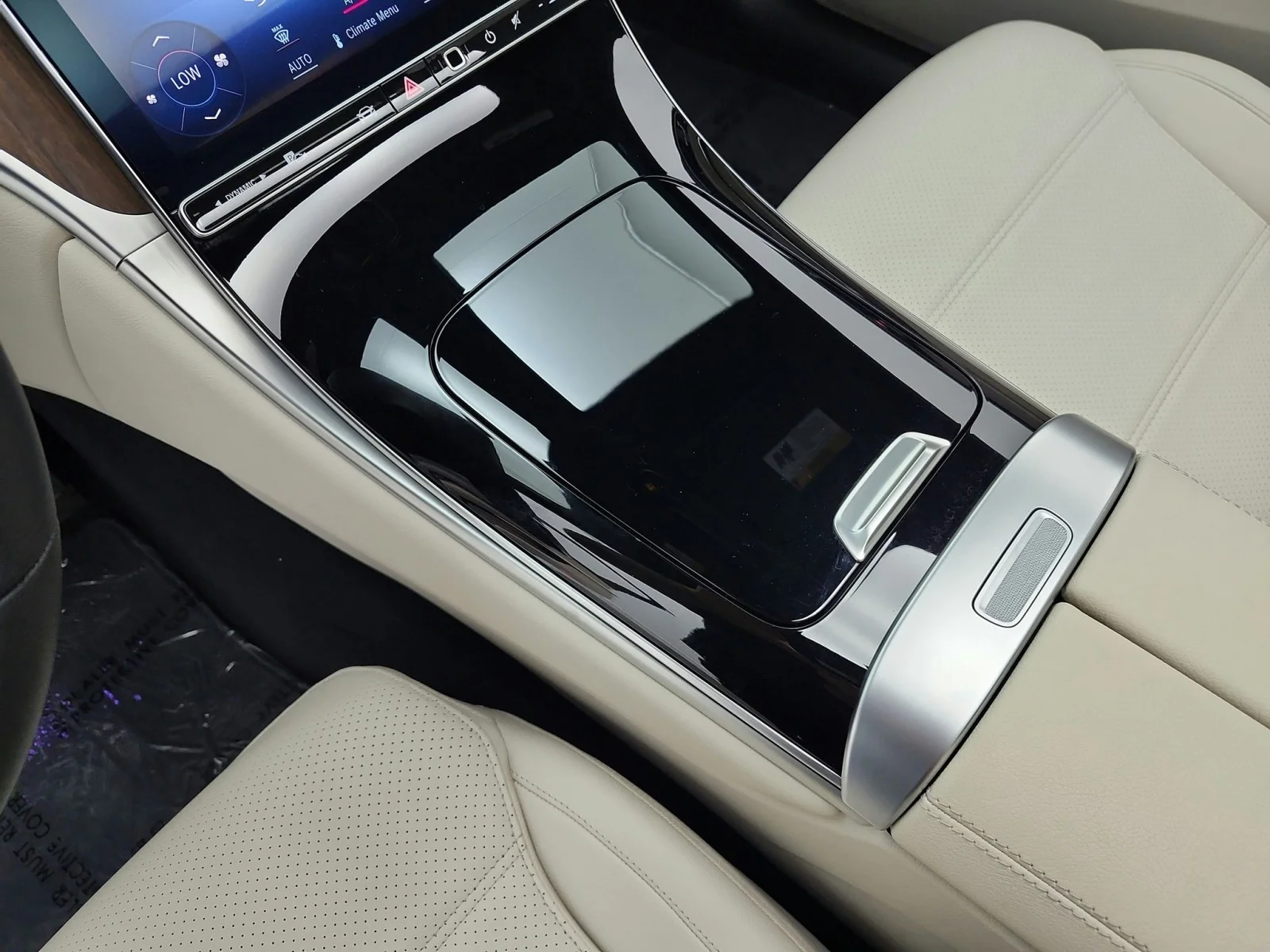 Certified Used 2024 Polar White Mercedes-Benz GLC 300 4MATIC® SUV image 11