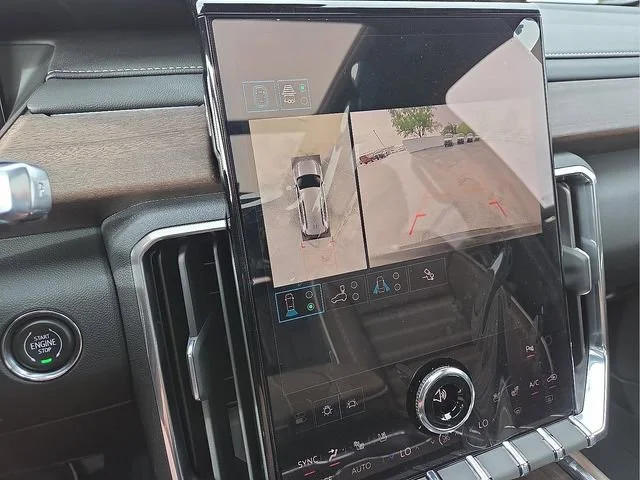 2026 GMC Acadia Denali Ultimate - Photo 17