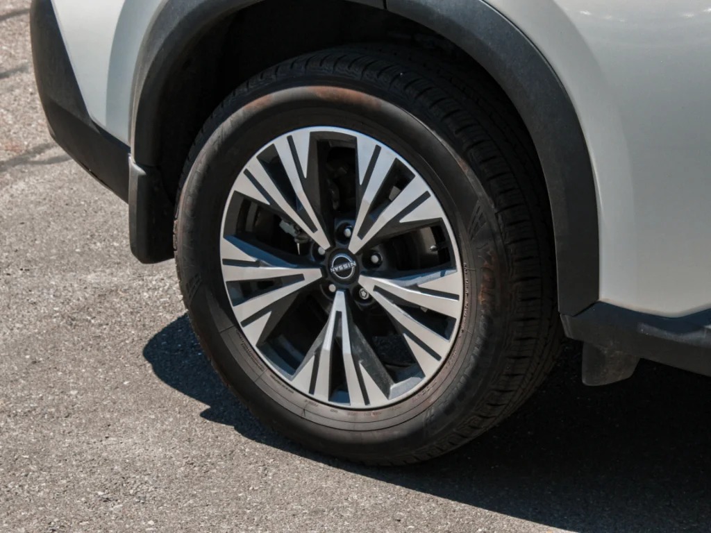Used 2023 Pearl White Tricoat Nissan SV image 4