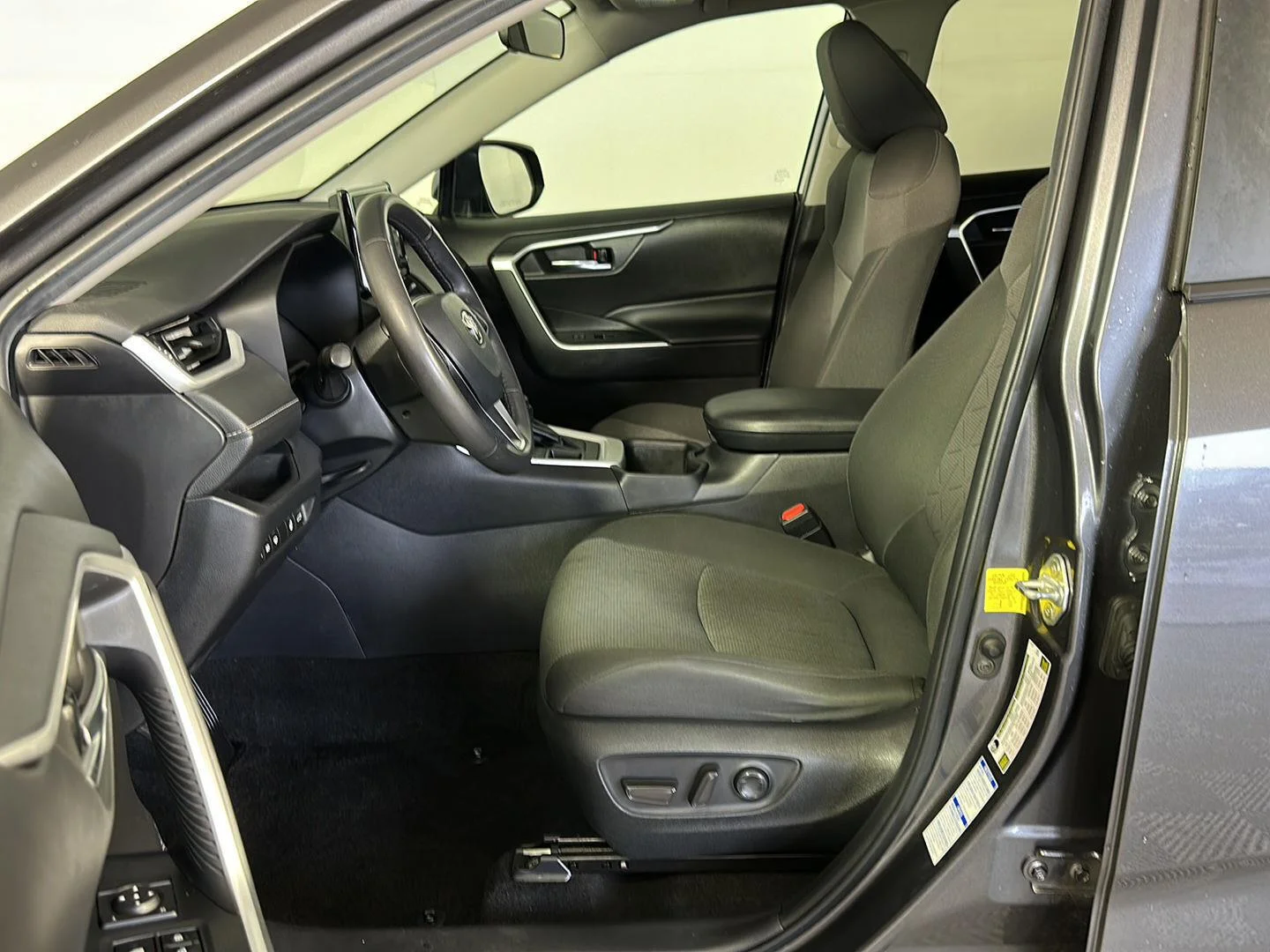Used 2022 Magnetic Gray Metallic Toyota XLE image 7