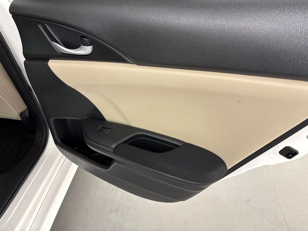 Used 2018  Honda EX image 35