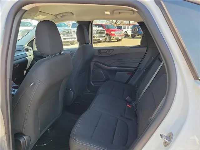 Used 2025 Oxford White Ford Active Front-Wheel Drive image 9